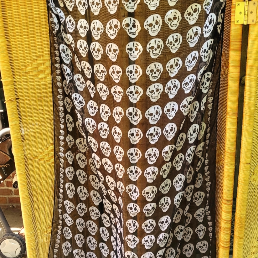 Black Skull Scarf